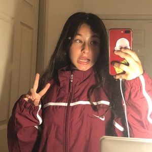 LARGE ASS NIKE WINDBREAKER BERGANDY